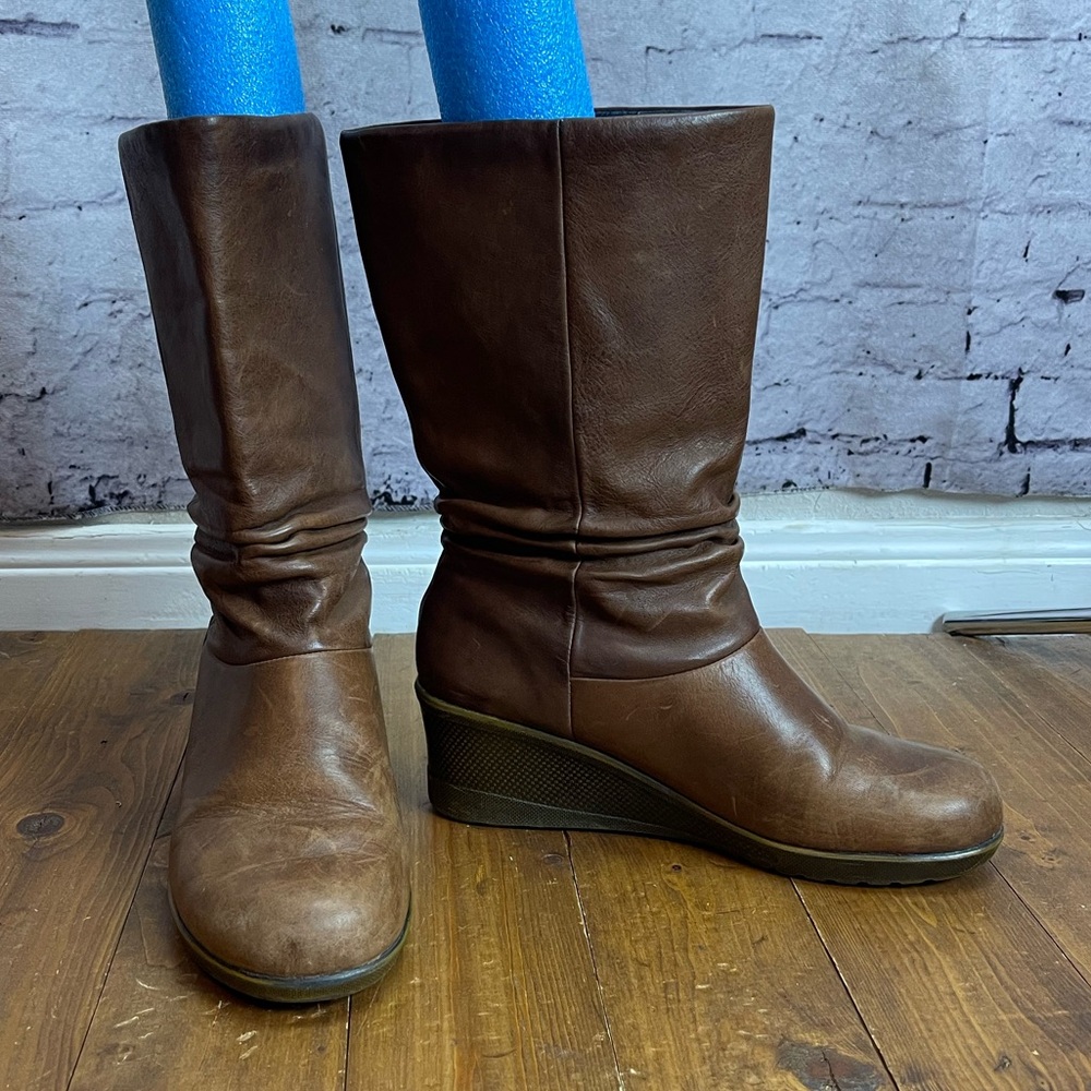 Keen Kate slouch boot wedge heel size 8 tan brown